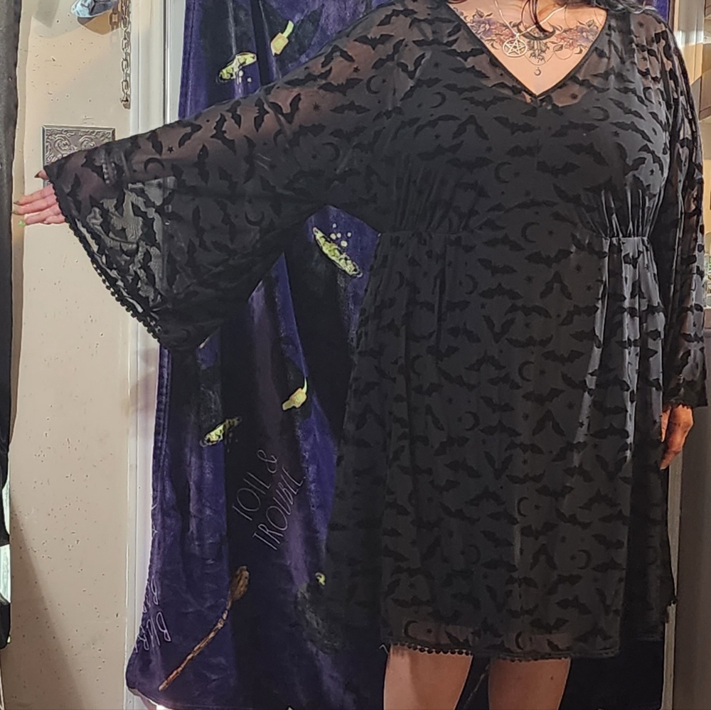 Bloomchic Gothic dress size 26